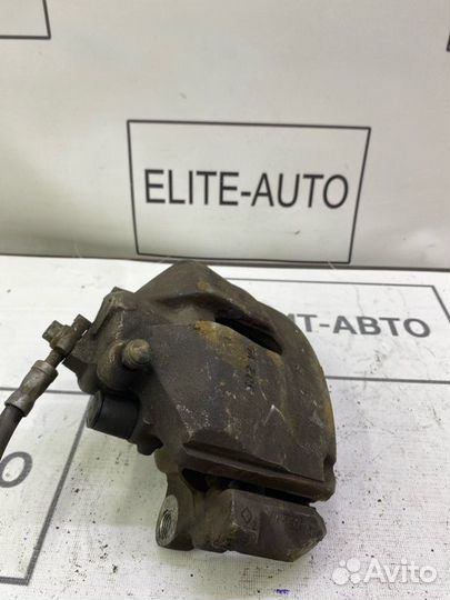 Суппорт тормозной передний Audi A3 8P 2010