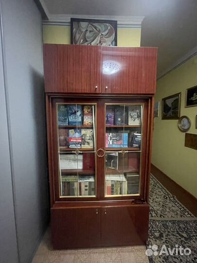 Шкаф сервант