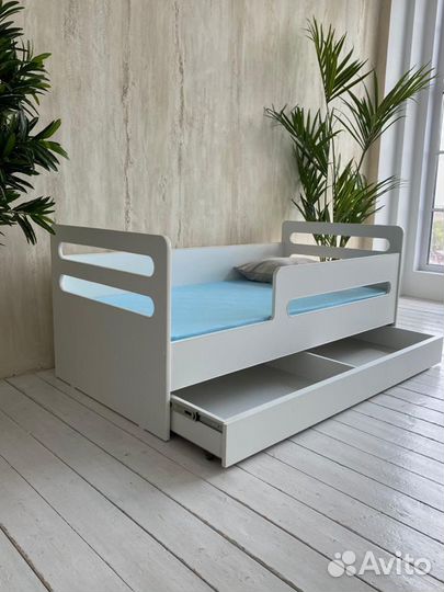 Кровать детская с ящиком