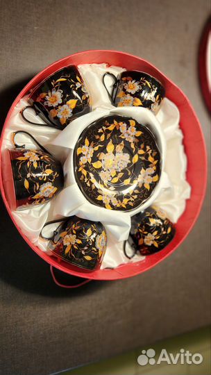 Набор из 5 кружек и блюдец