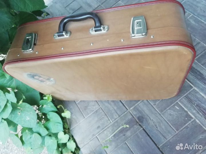 Чемодан в отличном состоянии