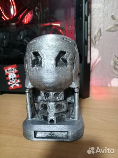 Голова терминатора T-800