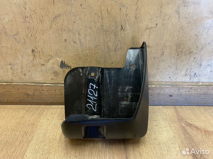 Брызговик задний правый Subaru Legacy Outback B15