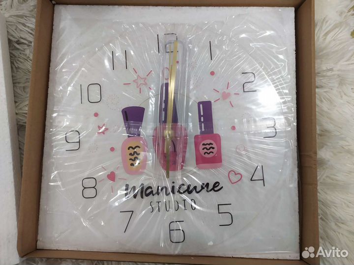 Часы настенные маникюр
