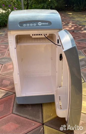 Минихолодильник в машину Miyota