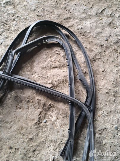 Уплотнитель двери Audi A6 C6