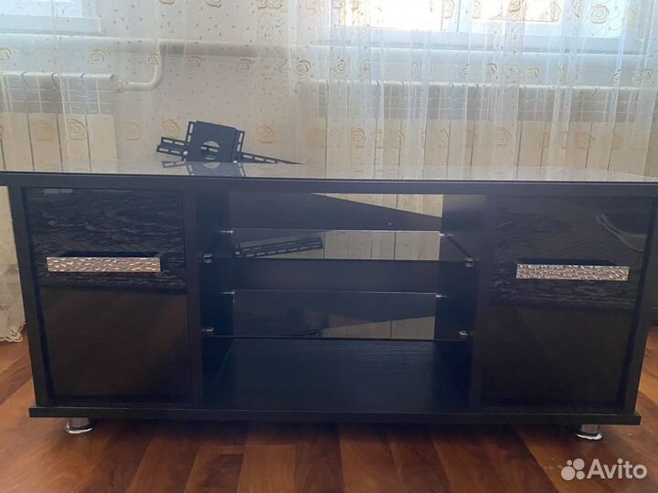 Тумба под телевизор