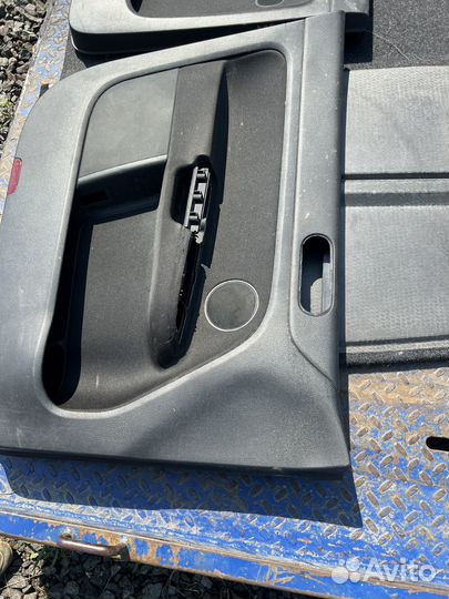 Обшивка двери volkswagen Golf Plus