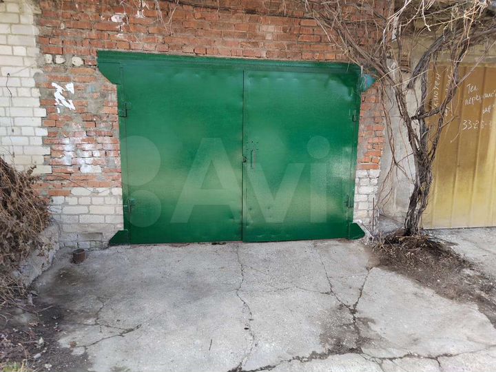 Гараж, > 30 м²