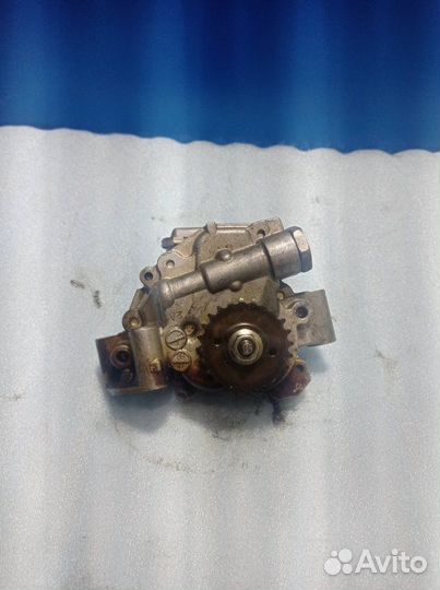 Масляный насос Toyota Avensis Caldina Gaia Nadia