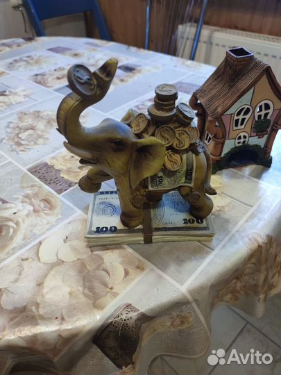 Статуэтка слон
