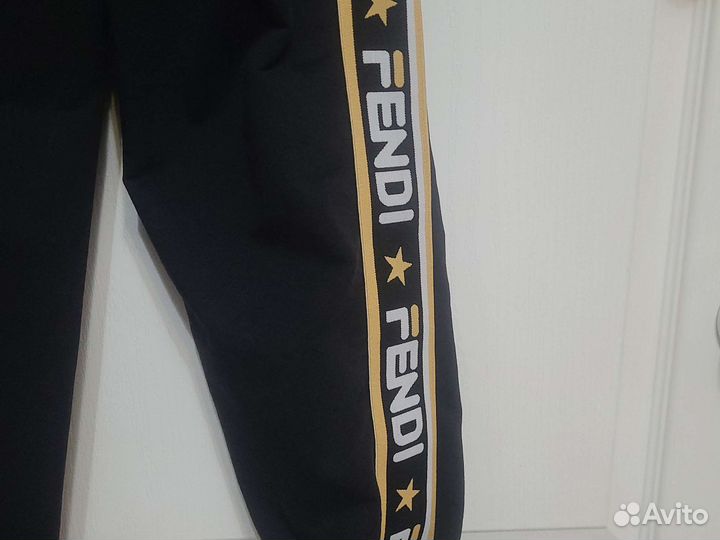 Спортивный костюм женский