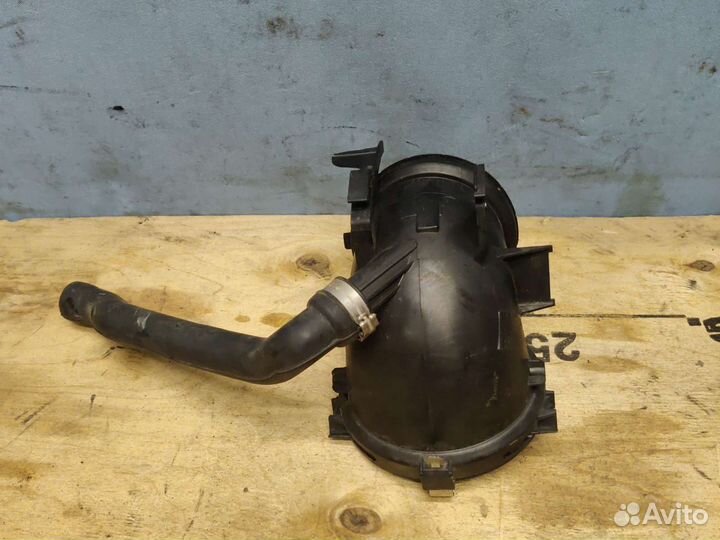 Воздуховод Mercedes W203 C203 M272