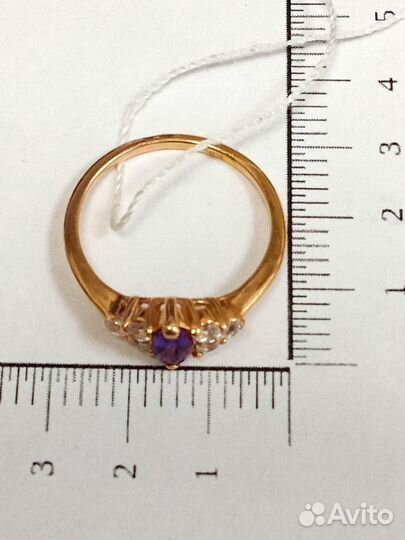 Золотое кольцо с фианитом 17р