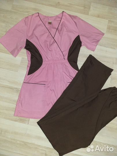 Медицинский костюм женский