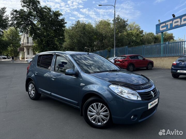 Renault Sandero 1.6 AT, 2011, 147 000 км