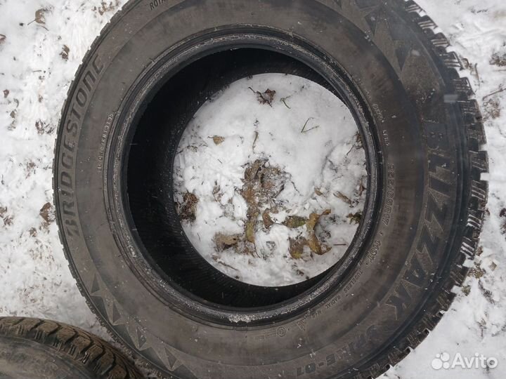 Bridgestone Blizzak Spike-01 255/65 R17 110T