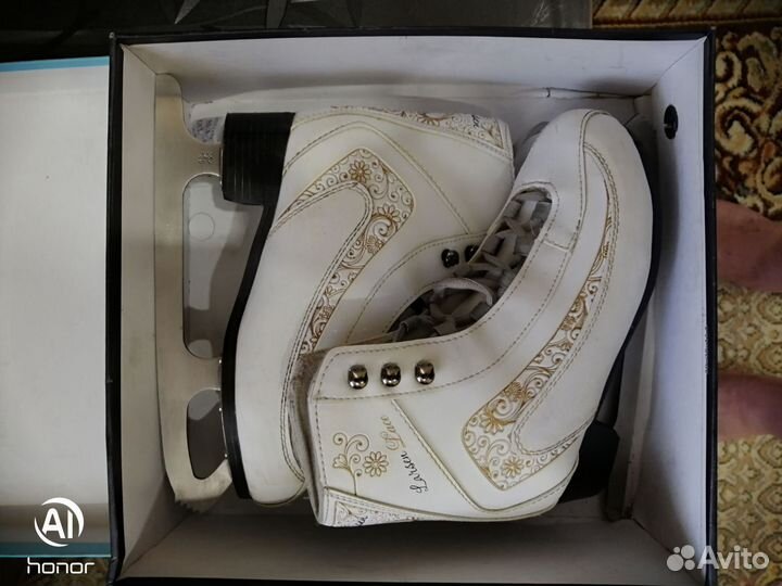 Фигурные коньки jackson