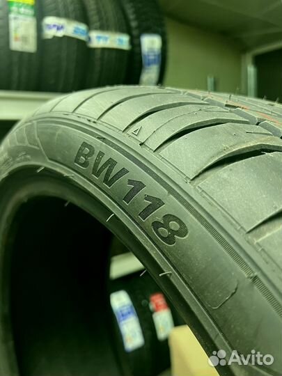 Bearway BW118 275/35 R22 и 315/30 R22 127H