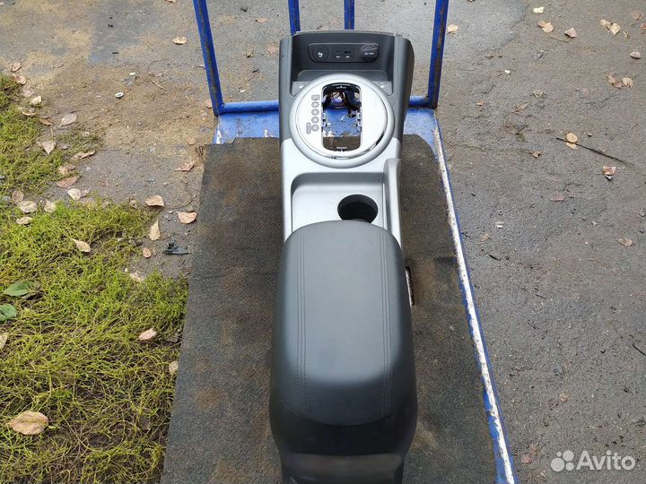 Подлокотник KIA sportage 3