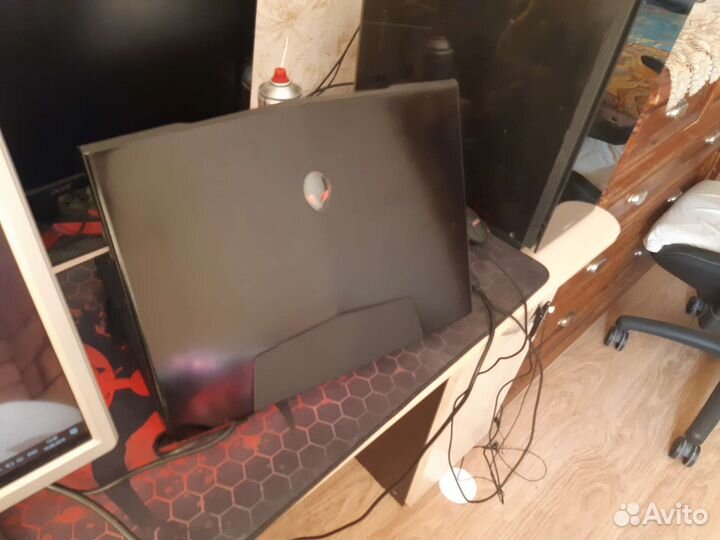 Ноутбук dell alienware M15x