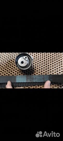 Комплект Ремень грм и ролик рено лагуна 3 1.5 780