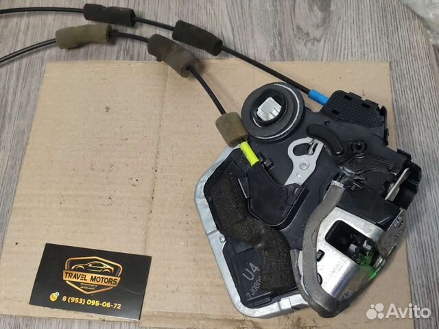 Замок задней двери Lexus IS 16г 44598