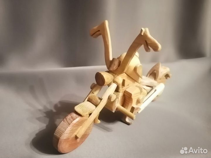 Модель мотоцикла. Ручная работа. Дерево