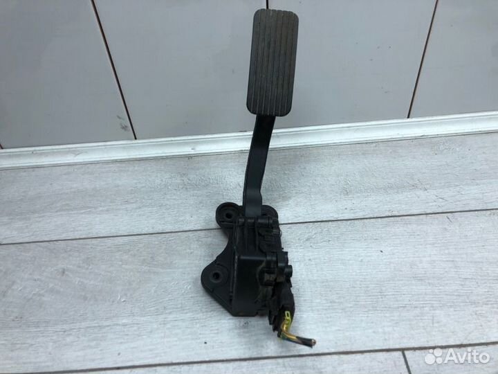 Педаль газа Hyundai I30 универсал D4FB 2008