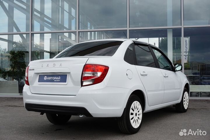 LADA Granta 1.6 МТ, 2022, 5 600 км