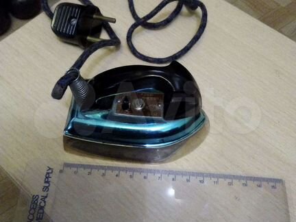 Утюг электрический дорожный ретро