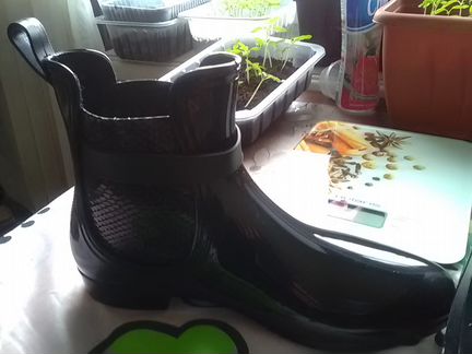 Сапоги резиновые 41 размер,Новые,реально на 39 -40