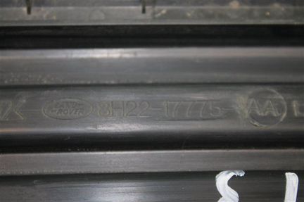 Накладка бампера задняя верхняя Land Rover