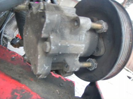 Насос гур для 4цил двиг 1.8 VW Passat b5