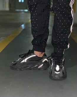 Adidas Yeezy Boost 700