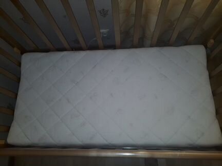 Кровать детская+матрас+подарок мобиль