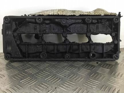 Клапанная крышка Volkswagen Passat B6 2009г