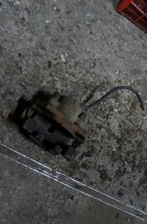 BMW E39 передний левый тормозной суппорт