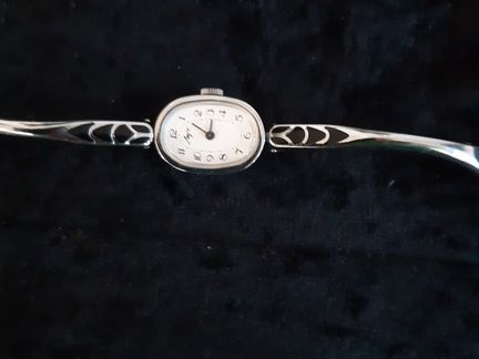 Часы женские Луч