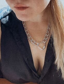 Цепь крупная на шею с карабином сердце