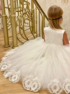 Нарядное платье с бантом