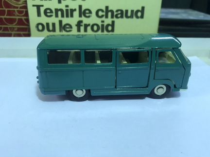 Модель автомобиля раф 977 м 1:43 СССР