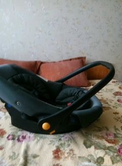 Автомобильное кресло