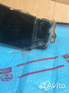 Переднее правое крыло land cruiser 200 07-11