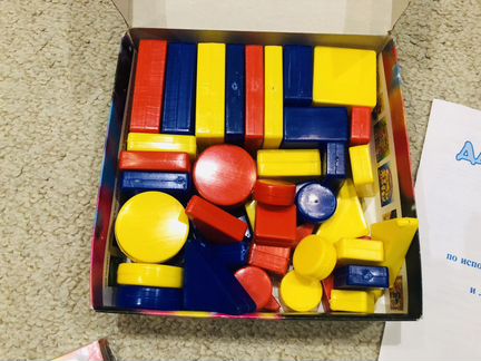 Игра для маленьких. Логические блоки Дьенеша