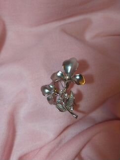 Винтажная брошь-цветочек