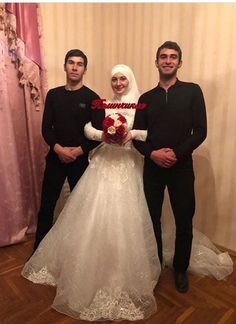 Свадебное платье блестящее