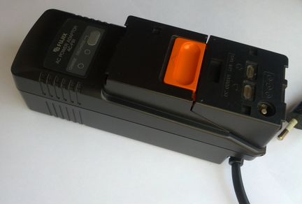 Зарядное устройство на 6Вольт Fuji AC-F81 +адаптер