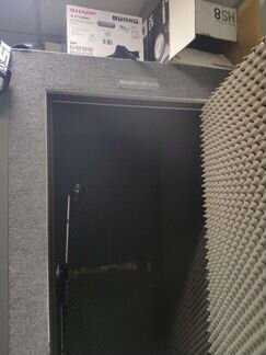 Изоляционная кабинка