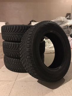 Шины шипованные комплект продам